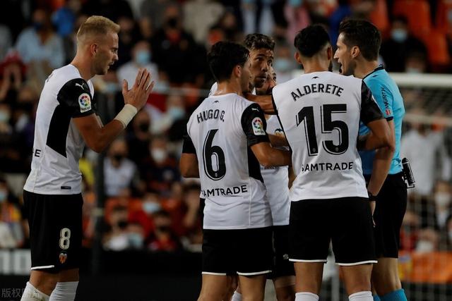 穆雷45分掘金大胜独行侠 篮网胜开拓者止5连败